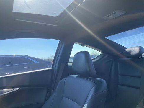 Used 2017 Honda Accord Touring image 9