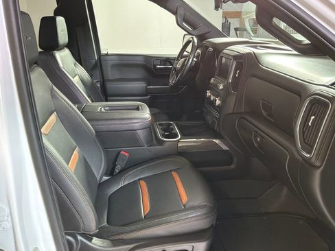 Used 2022 GMC Sierra 1500 AT4 w/ AT4 Premium Package AWD/4WD image 17