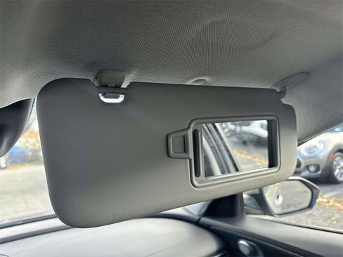 Certified 2021 Hyundai Elantra SE image 30