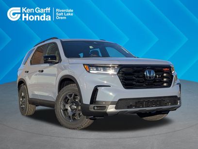 New 2025 Honda Pilot TrailSport