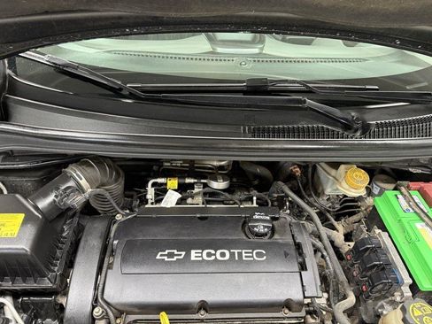 Used 2015 Chevrolet Sonic LT FWD image 28