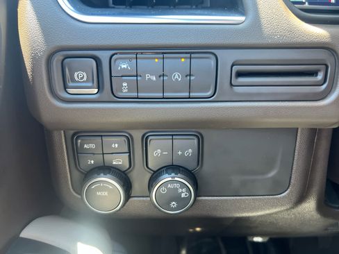 Used 2024 Chevrolet Tahoe LT AWD/4WD image 20