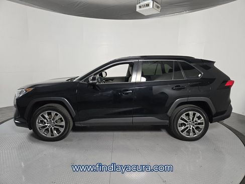 Used 2019 Toyota RAV4 XLE Premium w/ Carpet Mat Package image 3