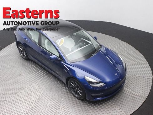 Used 2022 Tesla Model 3 Long Range AWD/4WD image 3