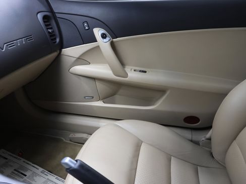 Used 2007 Chevrolet Corvette Convertible w/ Preferred Equipment Group image 11