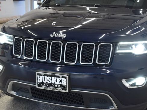 Used 2017 Jeep Grand Cherokee Limited w/ Luxury Group II AWD/4WD image 14