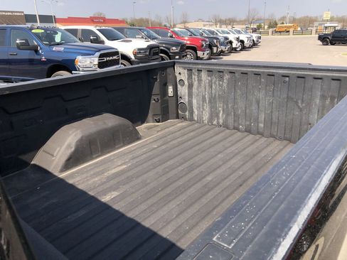 Used 2021 Chevrolet Silverado 1500 LT Trail Boss w/ Bed Protection Package image 17