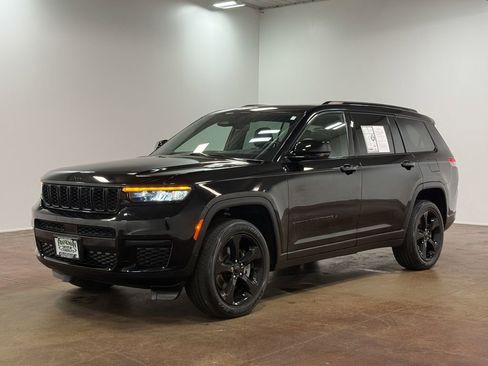 Used 2023 Jeep Grand Cherokee L Laredo image 29