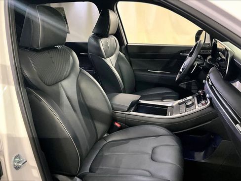 Used 2023 Hyundai Palisade Calligraphy image 7