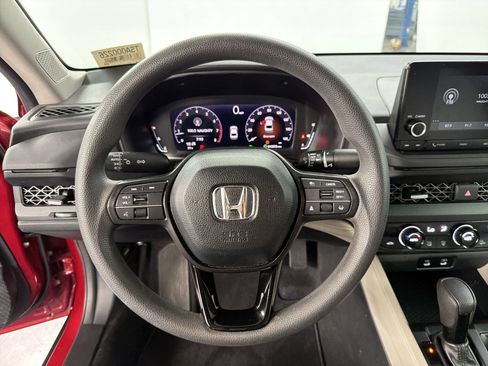 Certified 2025 Honda Accord SE image 18