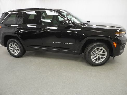 New 2026 Jeep Grand Cherokee Laredo AWD/4WD image 8