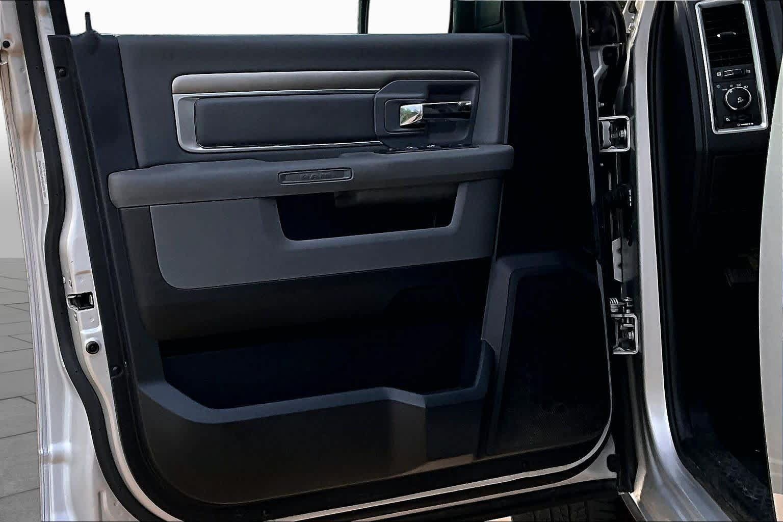 Used 2016 RAM 1500 Lone Star RWD image 16