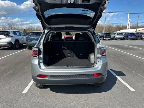 Used 2022 Jeep Compass Limited AWD/4WD image 17