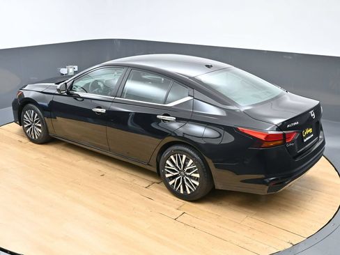 Used 2025 Nissan Altima 2.5 SV FWD image 27