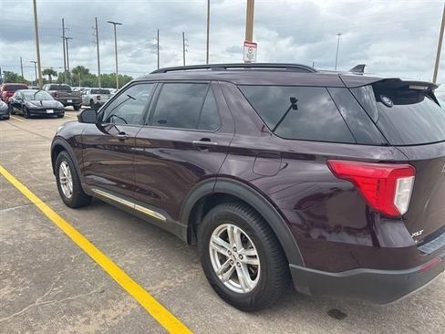 Used 2023 Ford Explorer XLT w/ Equipment Group 202A RWD image 13