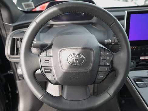 Used 2025 Toyota bZ4X FWD image 23