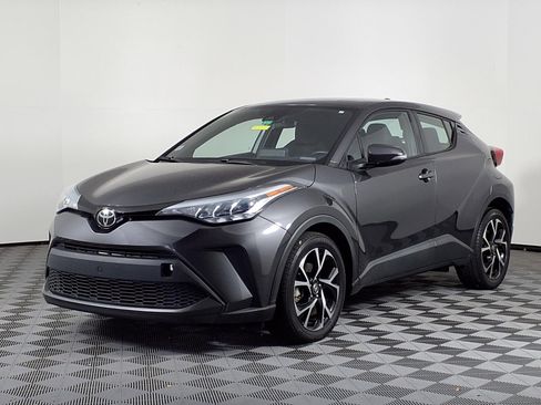 Used 2022 Toyota C-HR XLE image 3