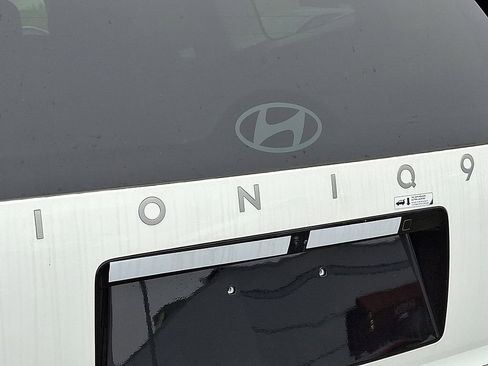 New 2026 Hyundai Ioniq 9 SEL image 17