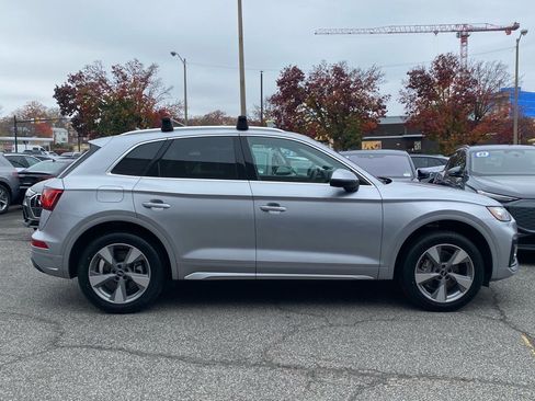 Used 2023 Audi Q5 2.0T Premium w/ Convenience Package image 2