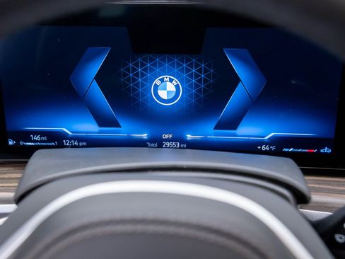 Certified 2024 BMW X7 xDrive40i w/ Executive Package image 24