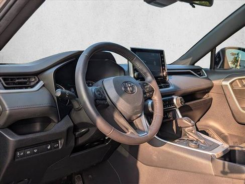 Used 2022 Toyota RAV4 SE w/ Convenience Package AWD/4WD image 9