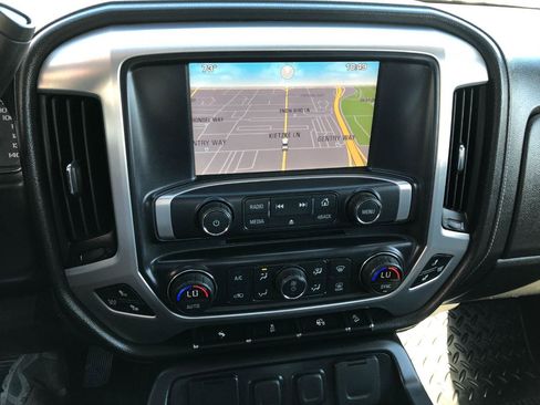 Used 2014 GMC Sierra 1500 SLT w/ Suspension Package, Off-Road image 23