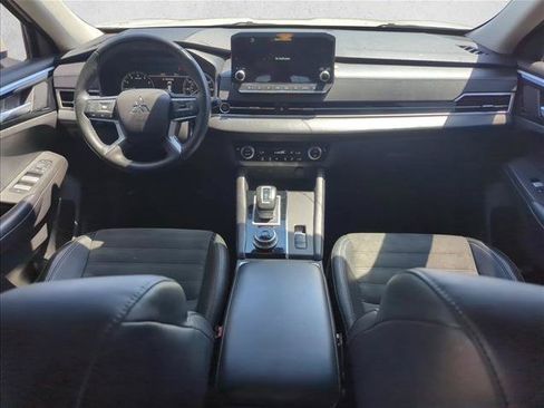 Used 2024 Mitsubishi Outlander SE FWD image 22