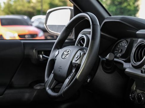 Used 2023 Toyota Tacoma TRD Off-Road image 12