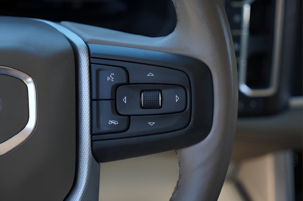 Used 2022 GMC Yukon Denali RWD image 11