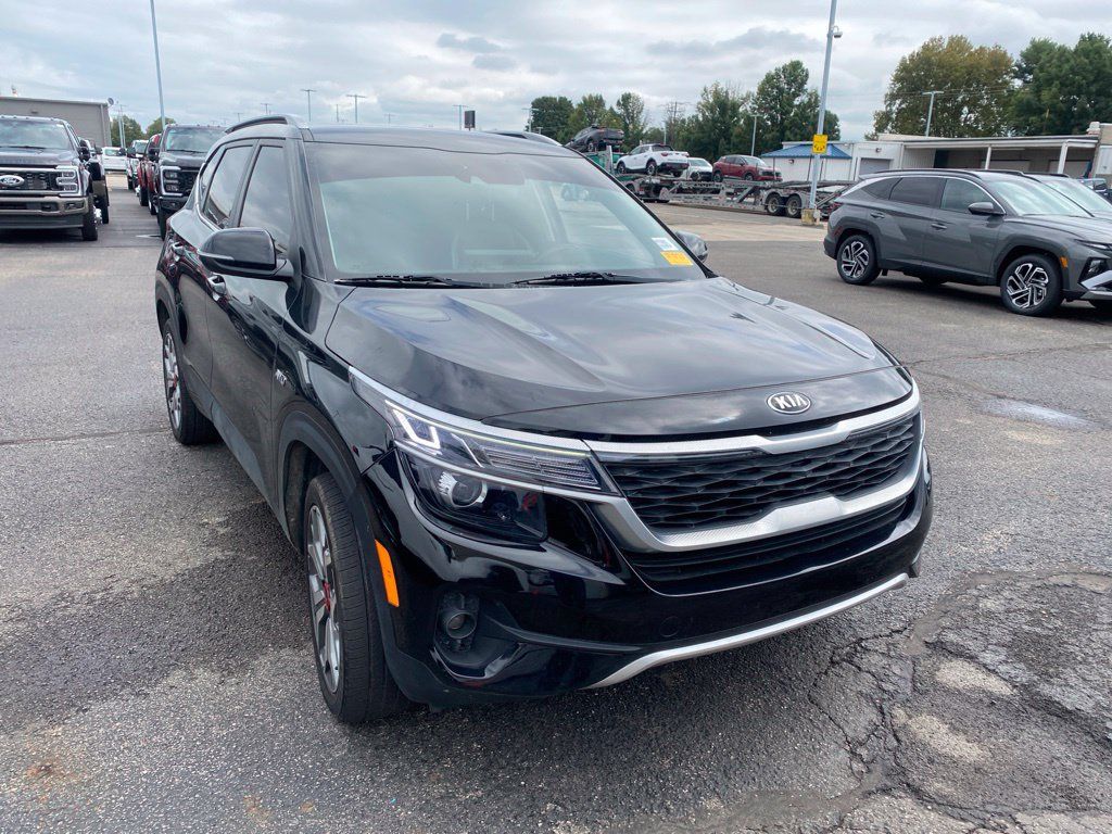 Used 2021 Kia Seltos S AWD/4WD image 1