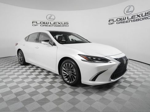 Certified 2025 Lexus ES 350 Ultra Luxury w/ Accessory Package (Z2) FWD image 3