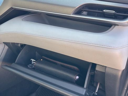 Used 2022 Toyota Highlander XLE image 33