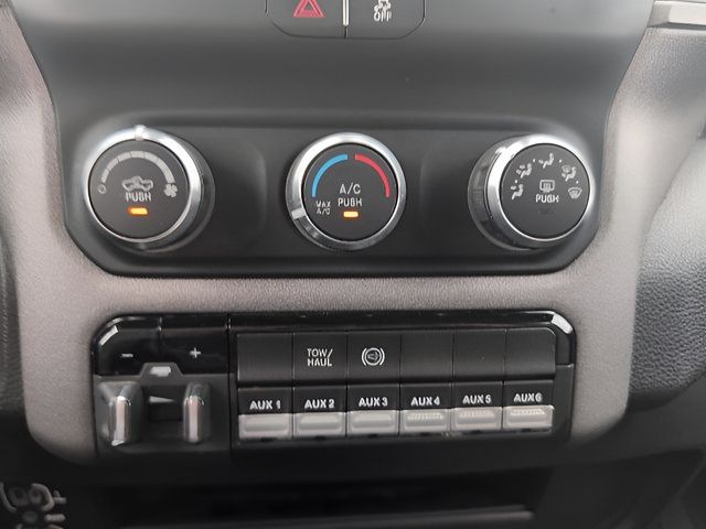 Used 2022 RAM 3500 Tradesman w/ Chrome Appearance Group AWD/4WD image 26