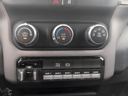 Used 2022 RAM 3500 Tradesman w/ Chrome Appearance Group AWD/4WD image 26