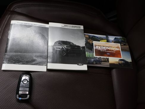 Used 2023 Ford Expedition Max Limited image 62