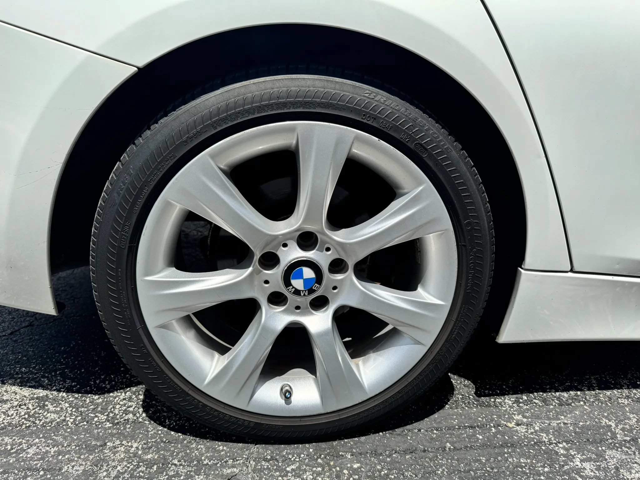 Used 2015 BMW 320i Sedan RWD image 13