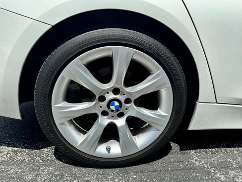 Used 2015 BMW 320i Sedan RWD image 13