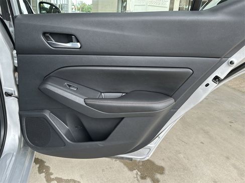 Used 2022 Nissan Altima 2.5 SR image 32