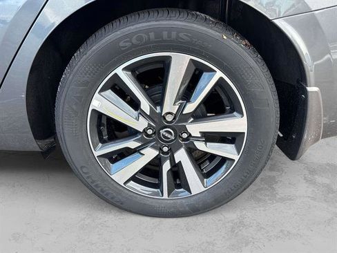 Used 2025 Nissan Versa SV w/ Trunk Package image 28