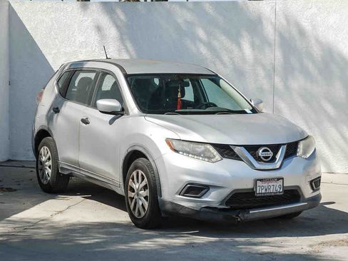 Used 2016 Nissan Rogue S FWD image 3