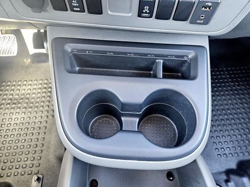 Used 2020 Nissan NV 2500 SV image 36