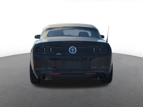 Used 2014 Ford Mustang Convertible RWD image 5