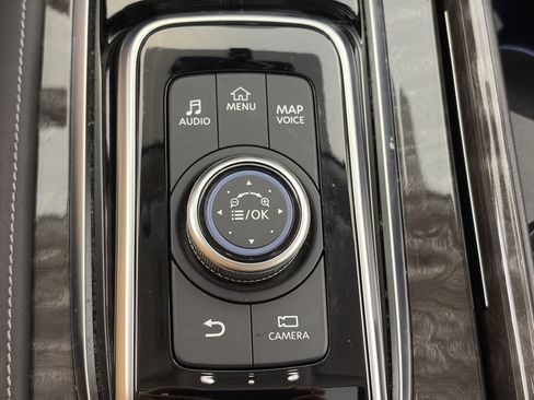 Used 2024 Nissan Armada Platinum w/ Captain's Chairs Package RWD image 32