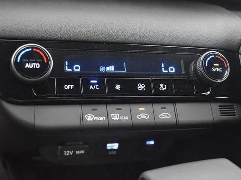 Used 2025 Hyundai Elantra Sport image 15