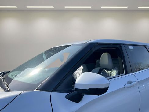 New 2026 Mitsubishi Outlander SE AWD/4WD image 10