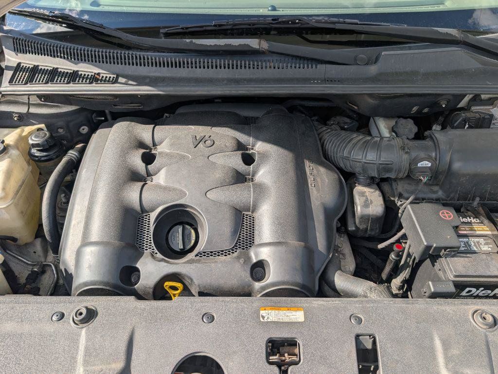 Used 2010 Kia Sedona LX FWD image 17