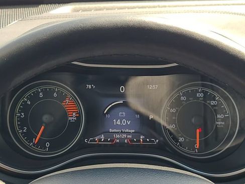 Used 2019 Jeep Cherokee Limited w/ Technology Group AWD/4WD image 15