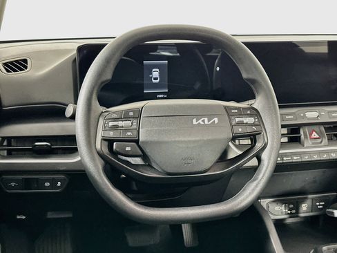 Used 2025 Kia K4 FWD image 18