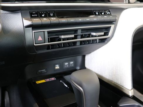 New 2026 Toyota Camry XLE AWD/4WD image 14
