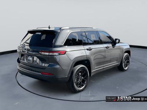 New 2026 Jeep Grand Cherokee Altitude image 5